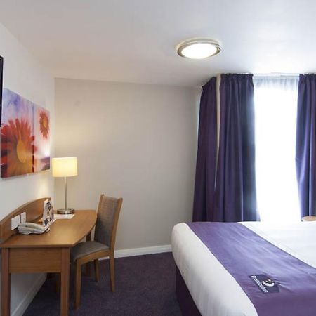 Premier Inn Stratford- Upon- Avon Central Exterior photo