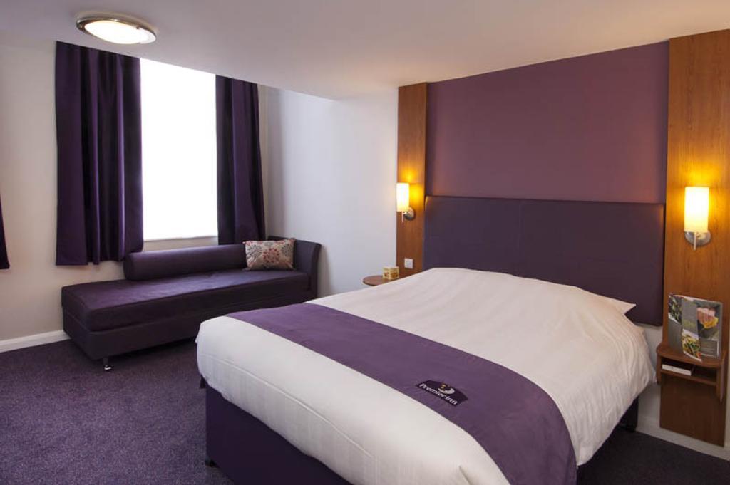 Premier Inn Stratford- Upon- Avon Central Exterior photo