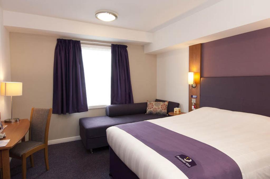 Premier Inn Stratford- Upon- Avon Central Exterior photo