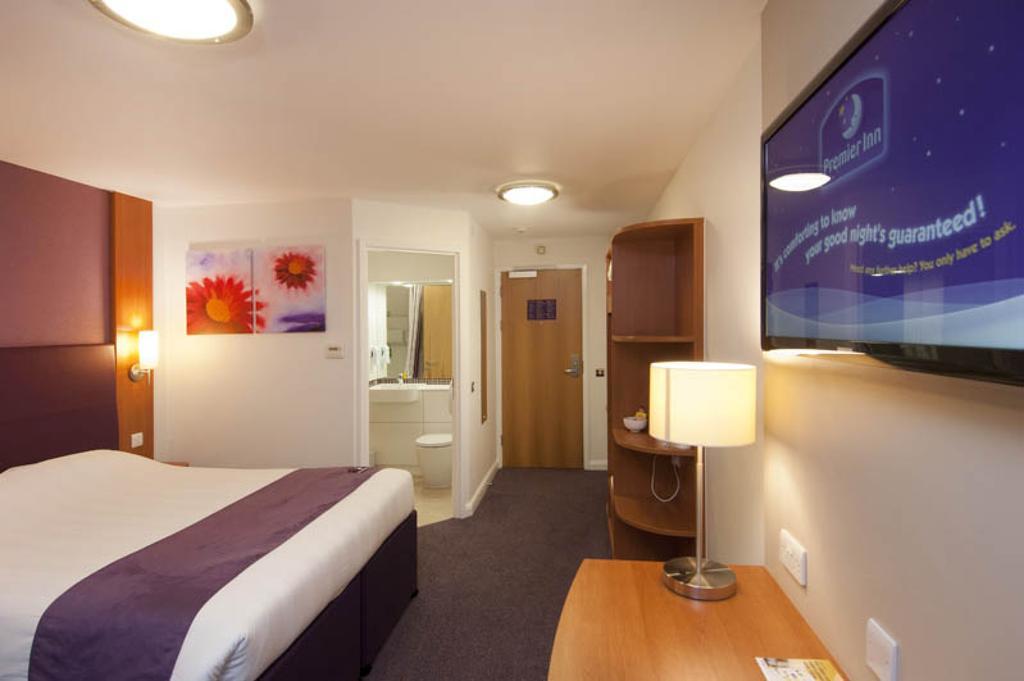 Premier Inn Stratford- Upon- Avon Central Exterior photo