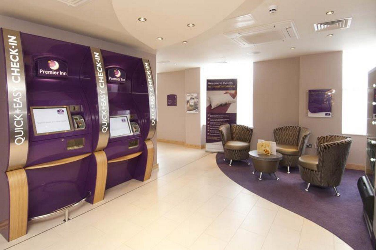 Premier Inn Stratford- Upon- Avon Central Exterior photo