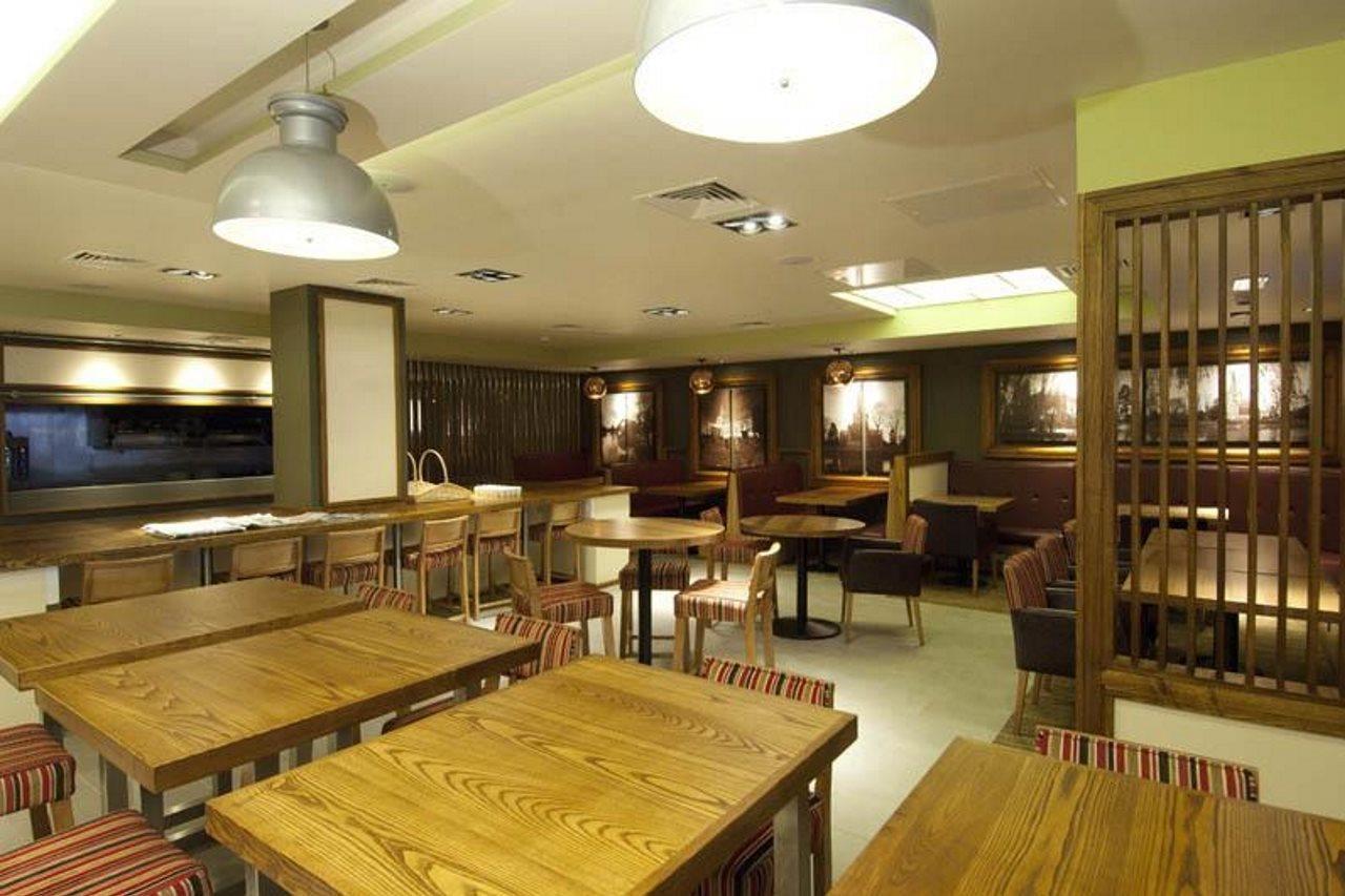 Premier Inn Stratford- Upon- Avon Central Exterior photo